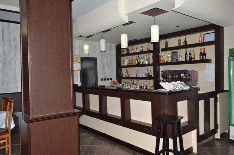 Hotel Verzaci Rinas Buitenkant foto